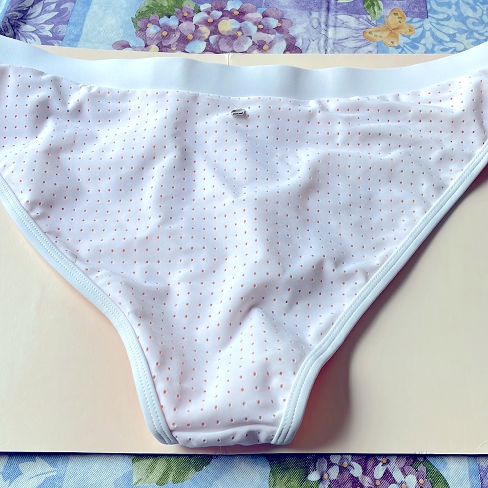 Fabletics Cheeky white bikini bottom! NWT!